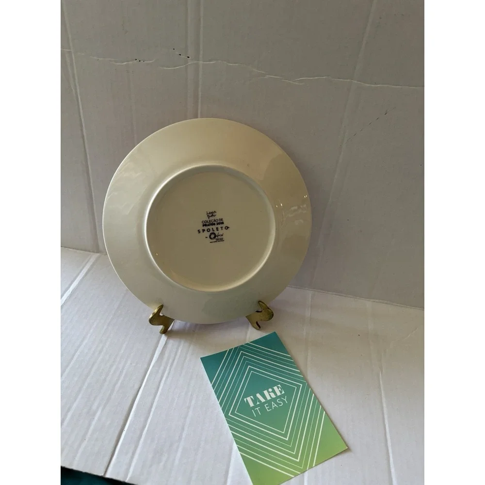 2018 Pratos Spoleto hands Embracing Food Plate 9.5